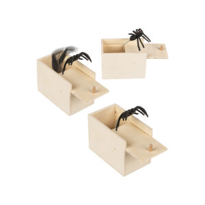 Scary spider in wooden box, ca. 9 x 6 x 6, 5 cm