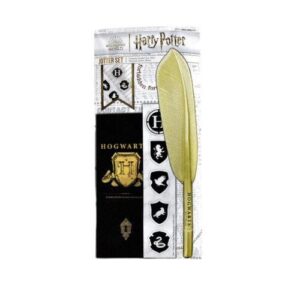 Harry Potter – Jotter Stationery Set The set contains a notebook, 5 stickers and a black ink pen